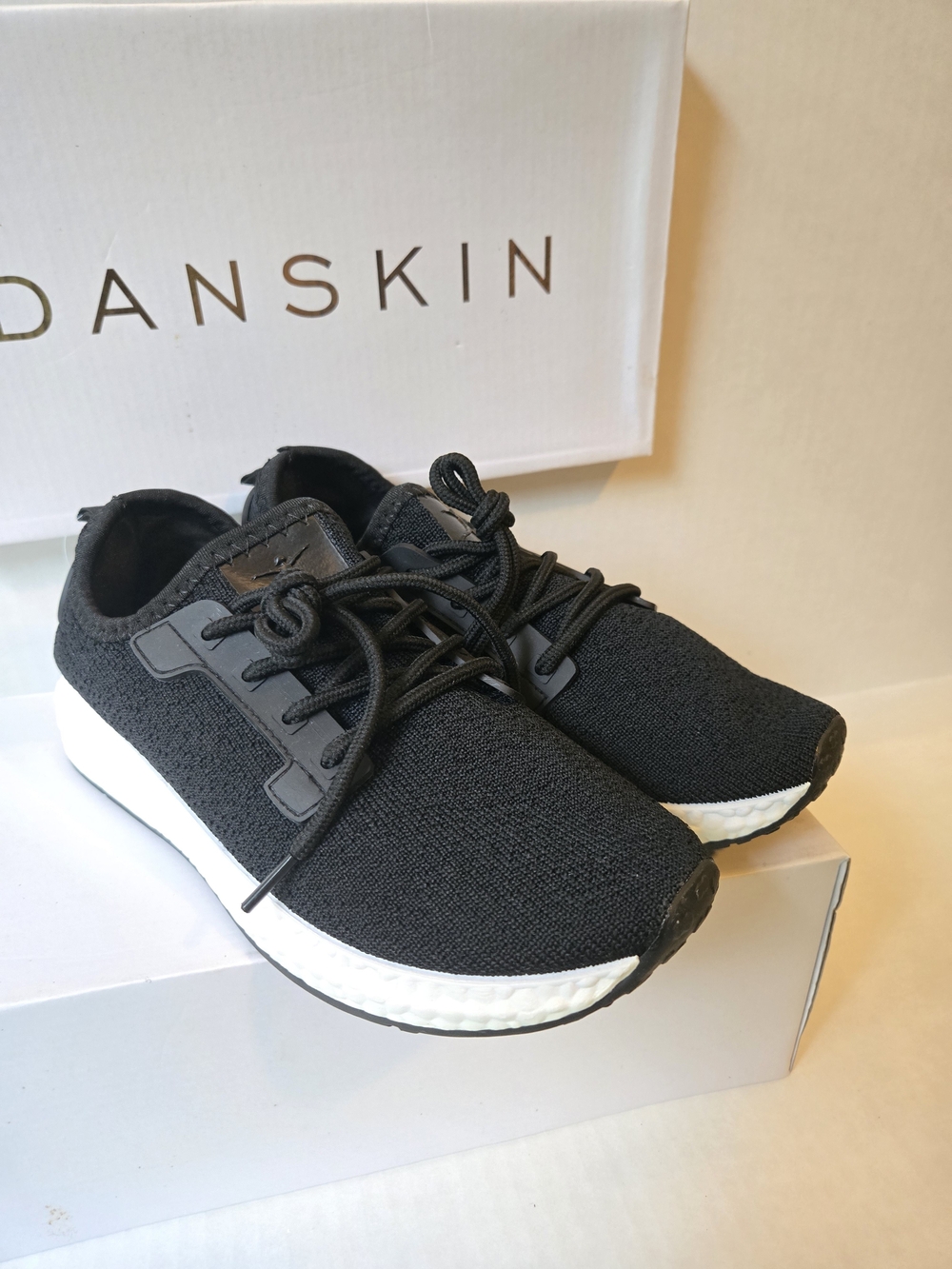 Danskin Women's Black Knit Lace-Up Sneakers Size 6
